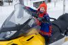 Junger Sami auf einem Motorschlitten bei Hetta in finnisch Lappland